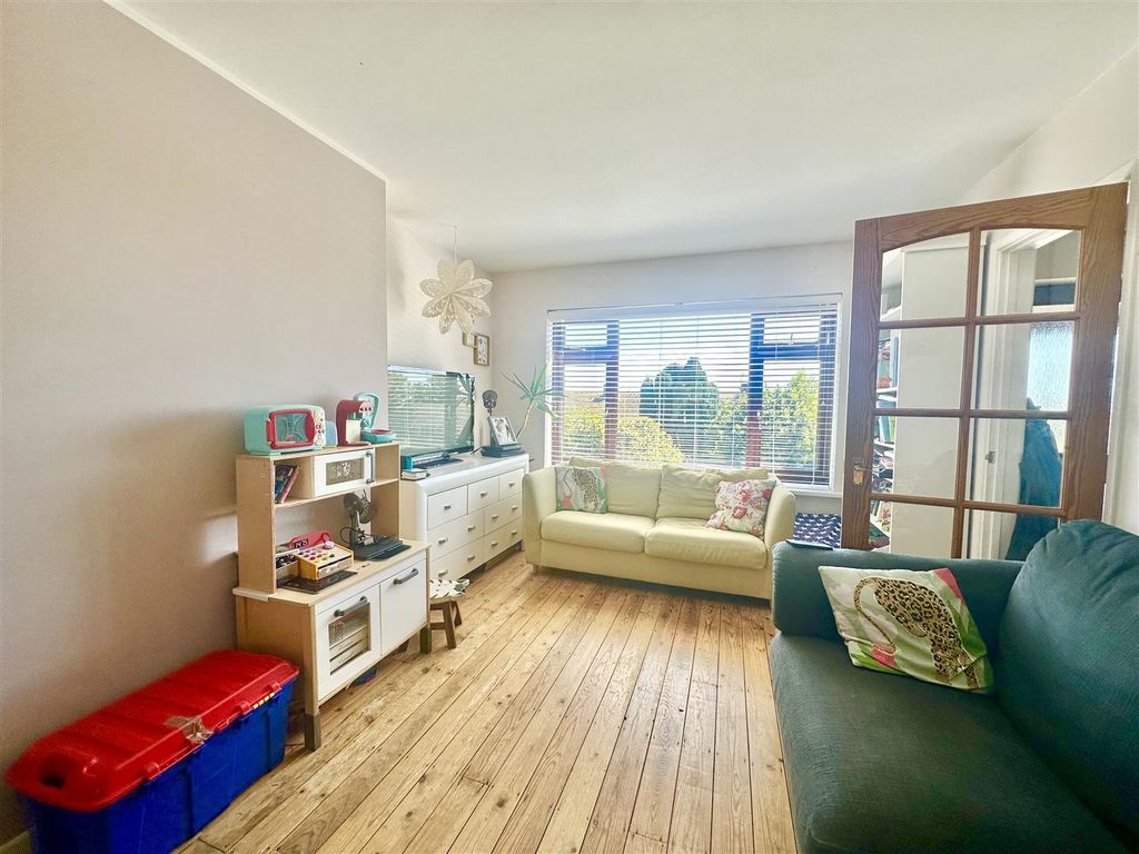 Property photo 3 of 26