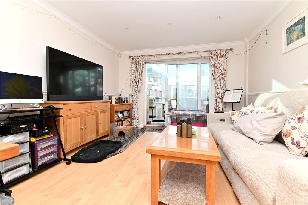 Property photo 3 of 15 Picture No. 20