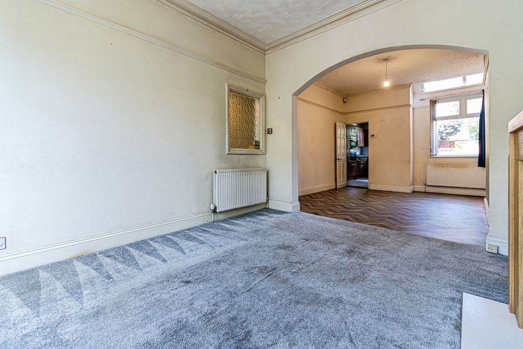 Property photo 2 of 11 Open Plan Living
