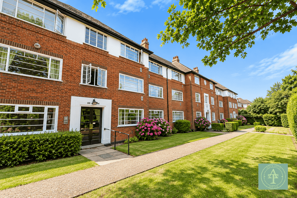 Property photo 1 of 11 Two Bedroom First Floor Flat For Sale