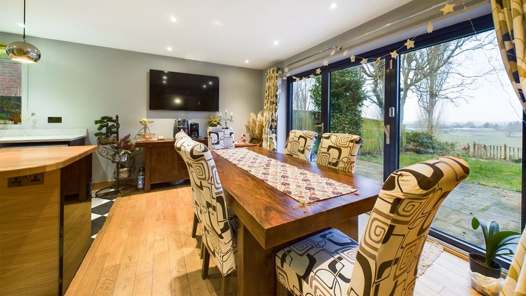 Additional image 8 of 5 bed detached house for saleMerlin Way, Mickleover, Derby, Derbyshire DE3