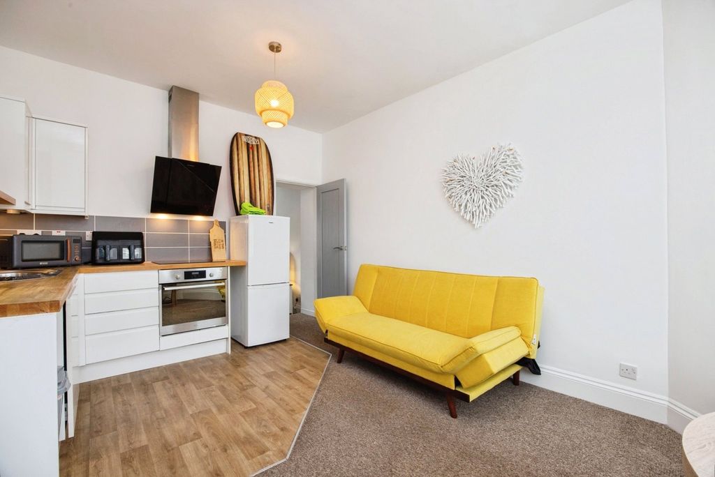 Property photo 2 of 18 Picture No. 02