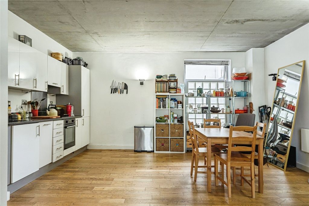 Property photo 3 of 16 Kitchen