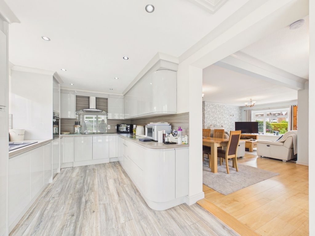 Property photo 3 of 13 5354863