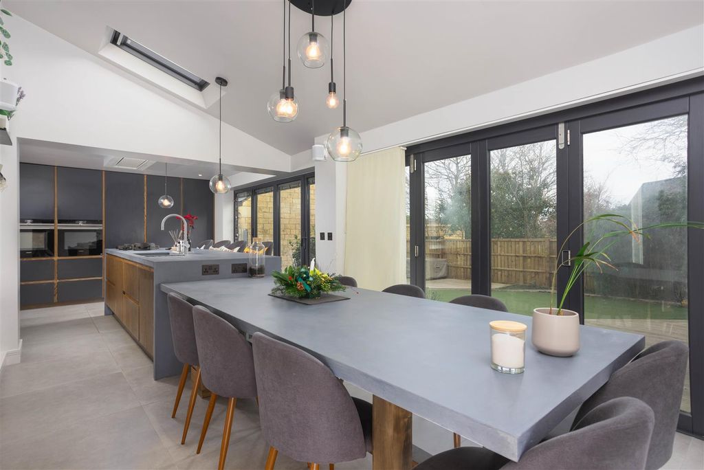 Property photo 2 of 21 00006.Jpg