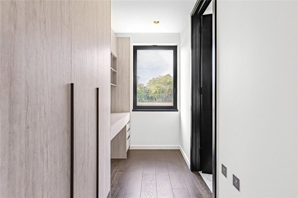 Additional image 24 of 6 bed detached house to rentRosebury Close, Goffs Oak, Waltham Cross, Hertfordshire EN7