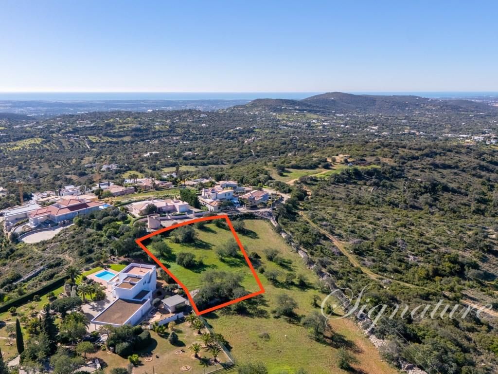 Property photo 1 of 9 Beautiful Plot In Quinta Das Raposeiras With An Exceptionnal Construction Possibility