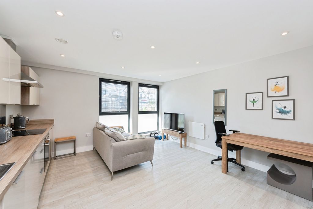 Property photo 1 of 15 Kitchen/Reception