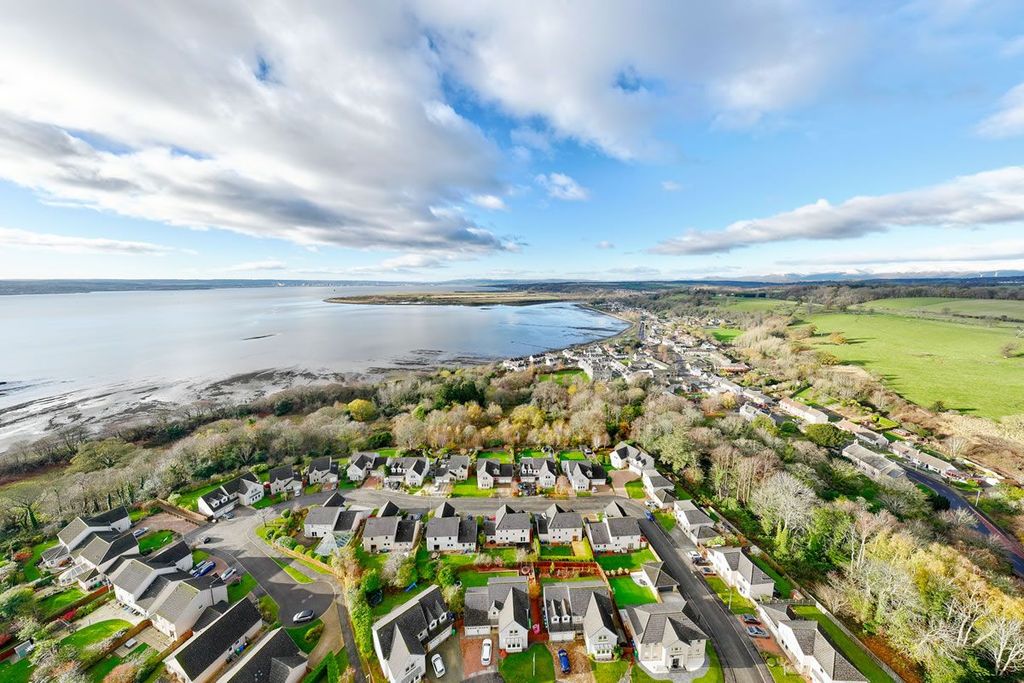 Property photo 3 of 9