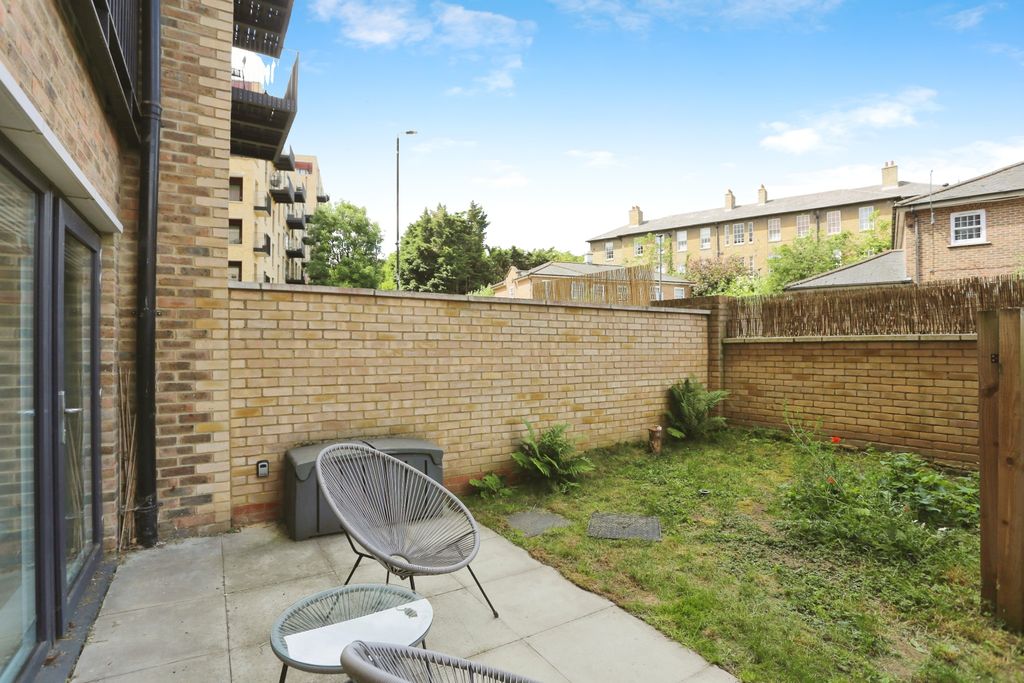 Property photo 2 of 18