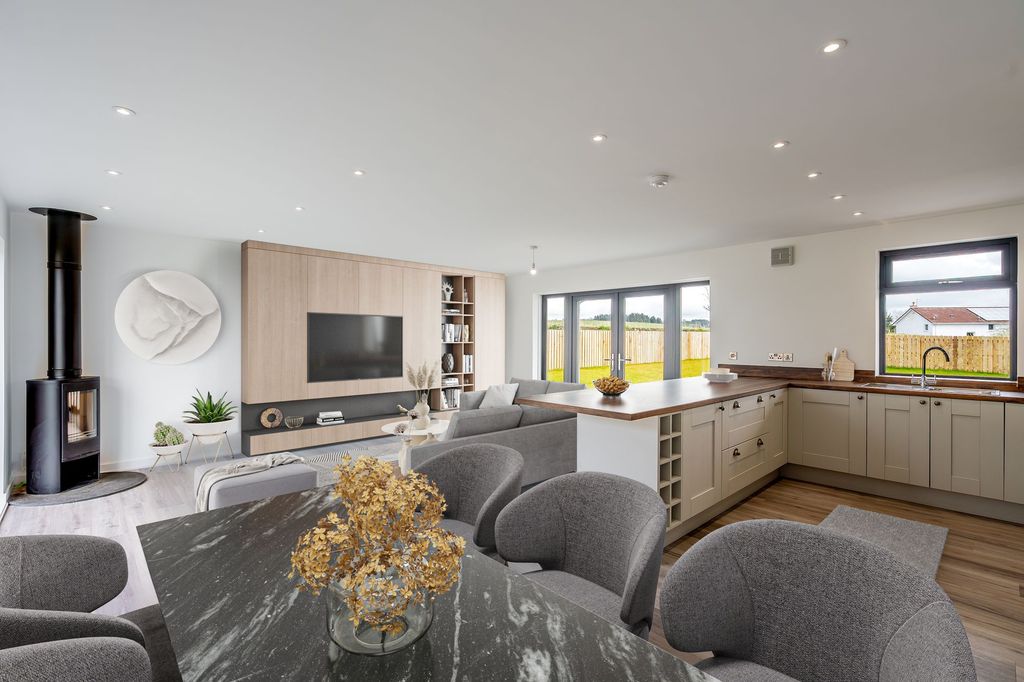 Property photo 2 of 31