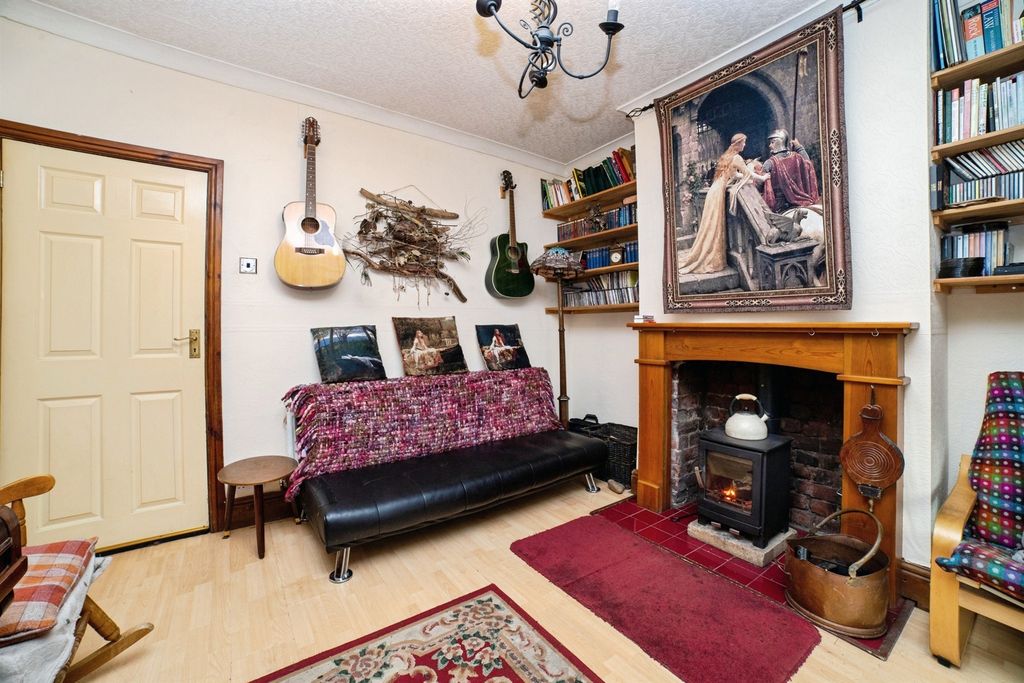 Property photo 2 of 17