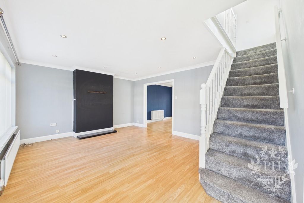 Property photo 2 of 13 d662Db48Ada844F59764Dee1Fa83459A_100_Cam01415G0-Pr