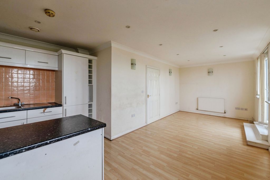 Property photo 2 of 20 Pbox-Img.Jpg