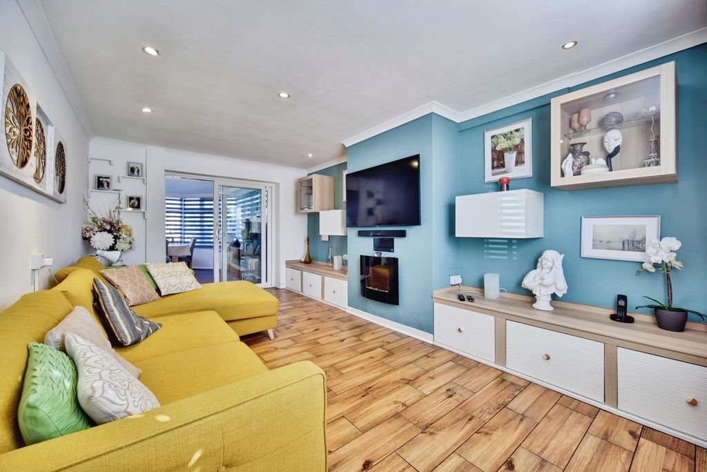 Property photo 2 of 20 Pbox-Img.Jpg