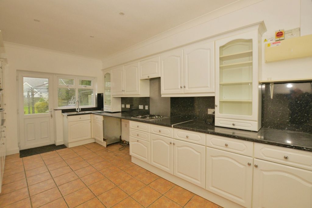 Property photo 3 of 22 Pbox-Img.Jpg