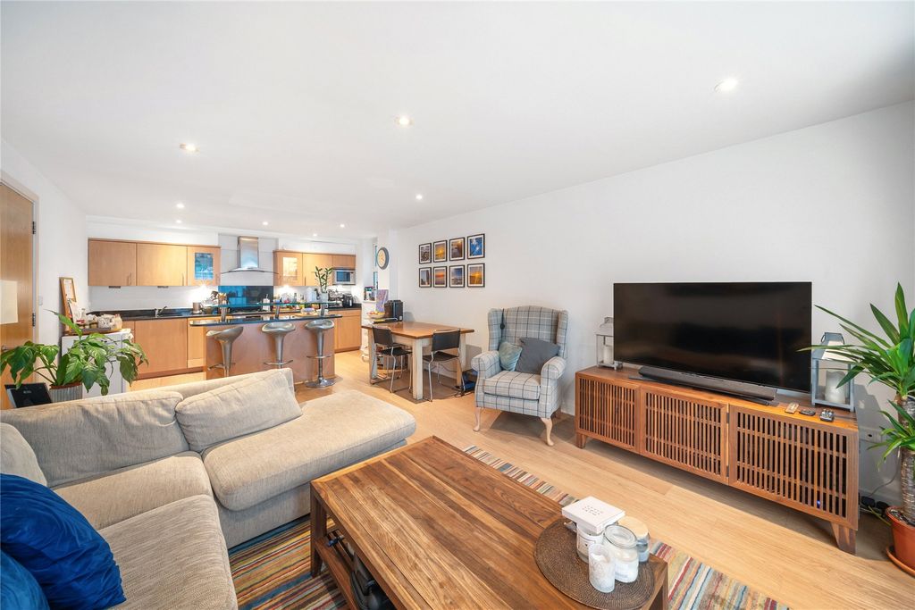 Property photo 1 of 10 Picture No. 02