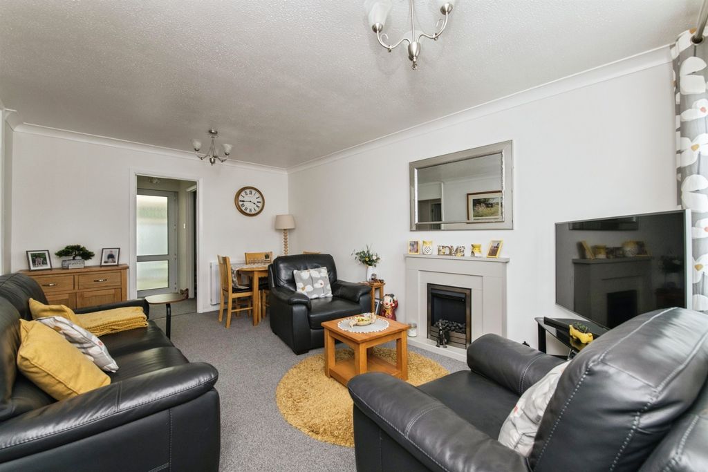 Property photo 3 of 13