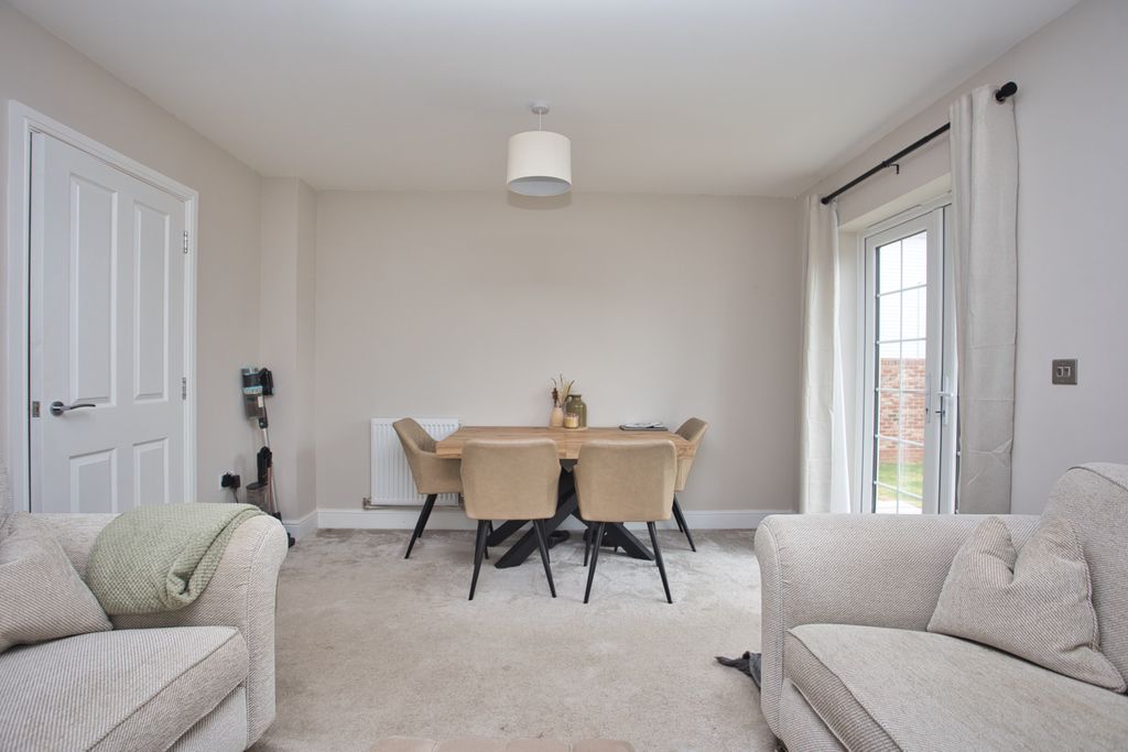 Property photo 3 of 14 Picture 3