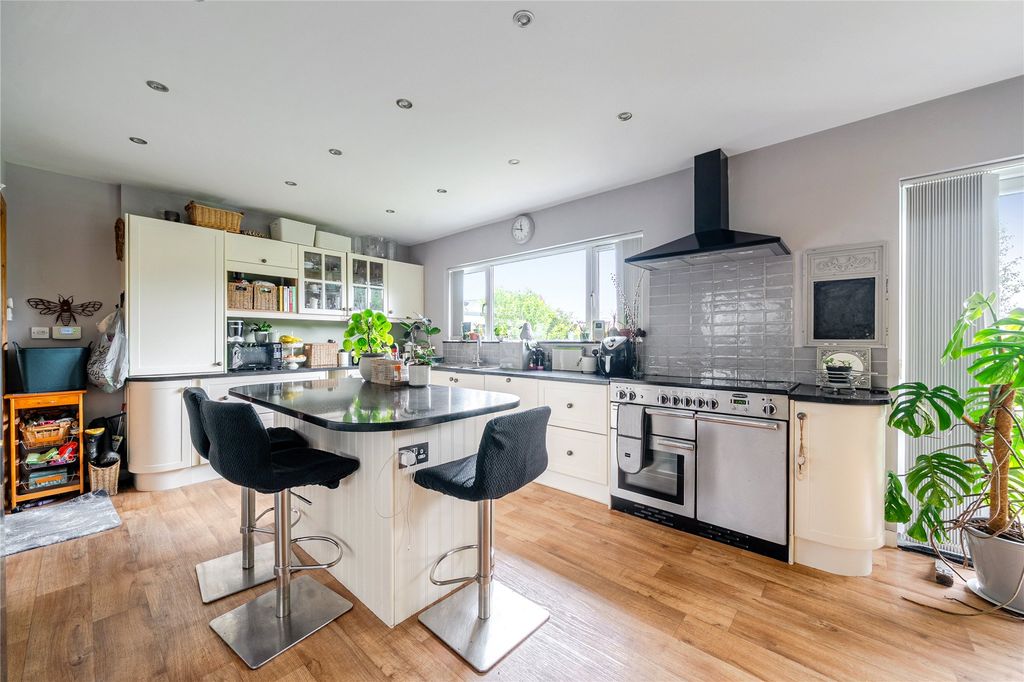 Property photo 2 of 17 Kitchen/Diner