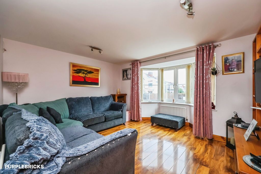 Property photo 2 of 23