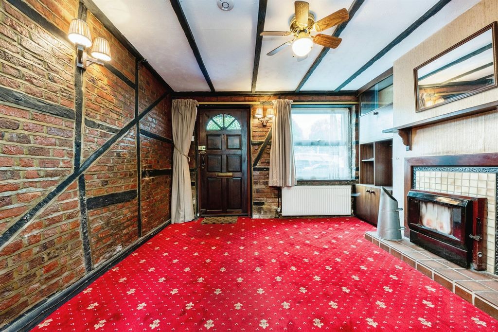 Property photo 2 of 13