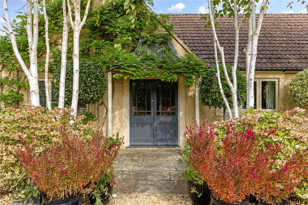 Property photo 2 of 22 Front Entrance