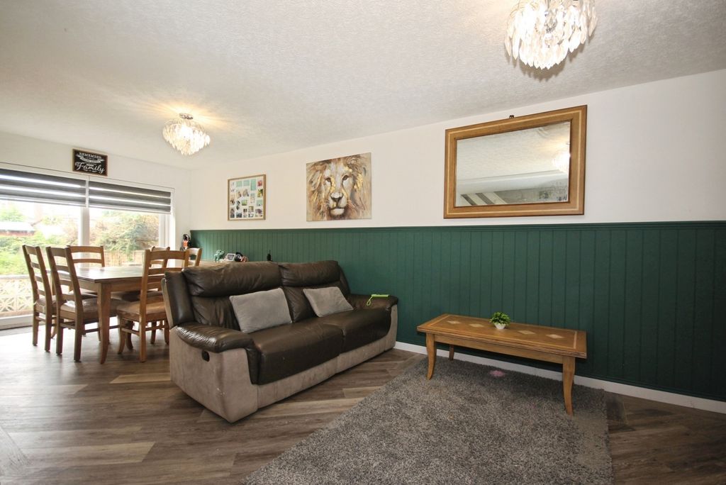 Property photo 2 of 12 Pbox-Img.Jpg