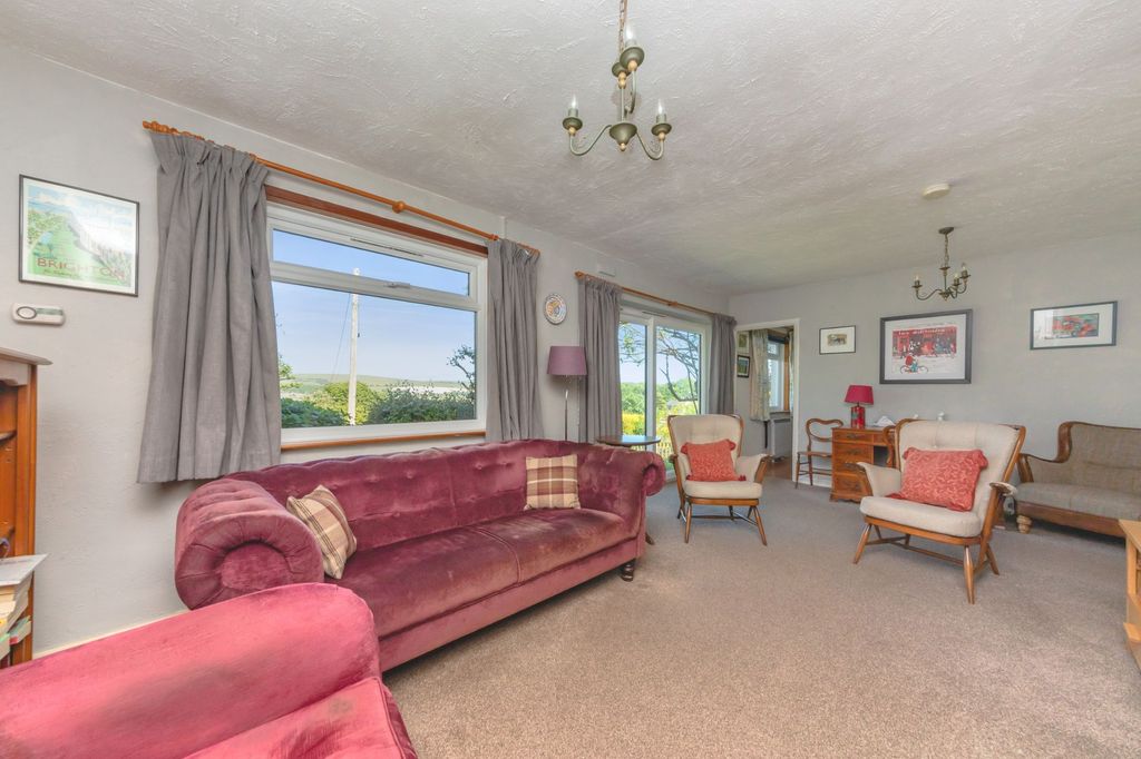 Property photo 2 of 27
