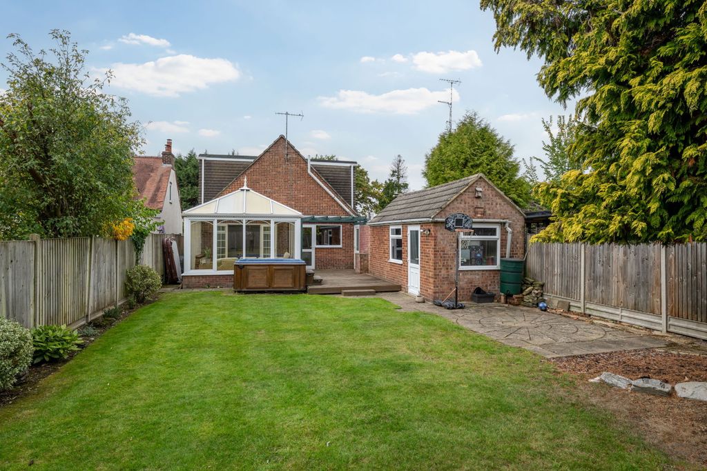 Property photo 2 of 39