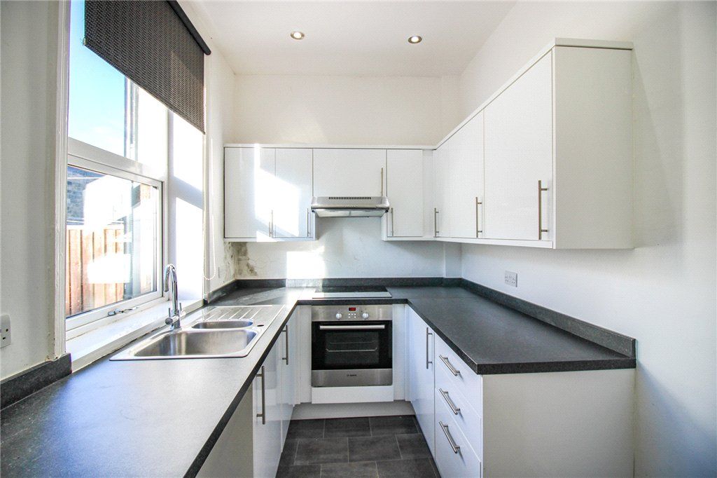 Property photo 3 of 7 Kitchen