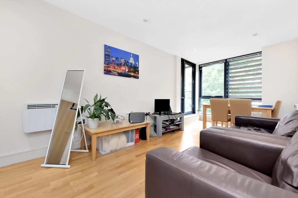 Property photo 1 of 8
