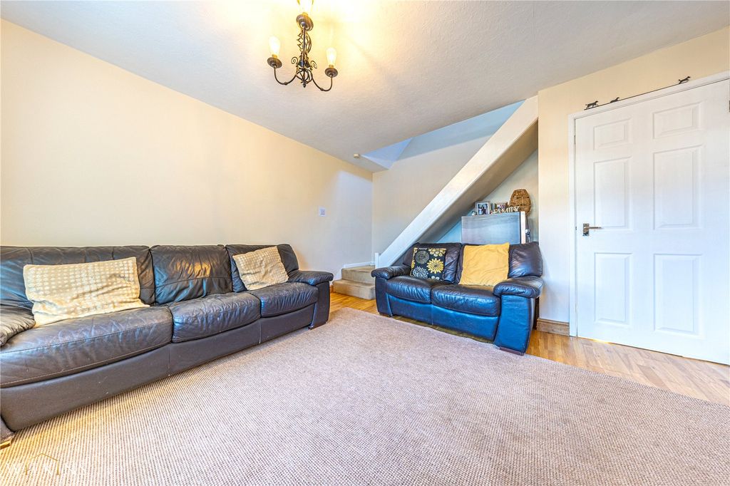 Property photo 3 of 21 Picture No. 02