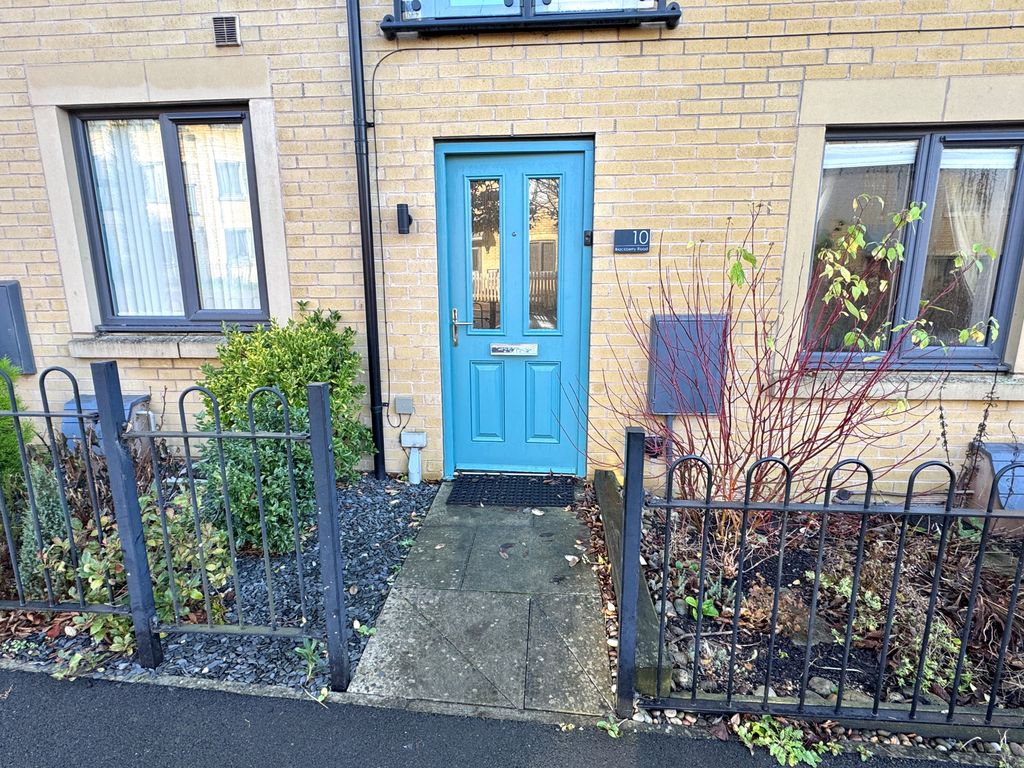 Property photo 2 of 18