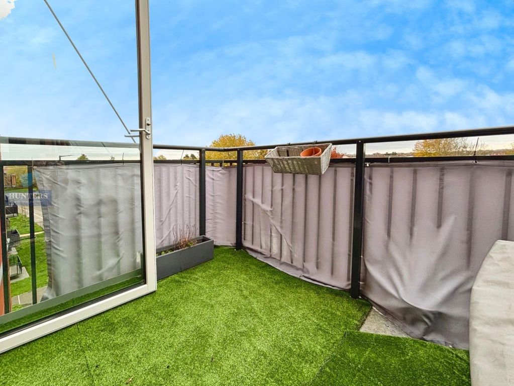 Property photo 3 of 24 Balcony