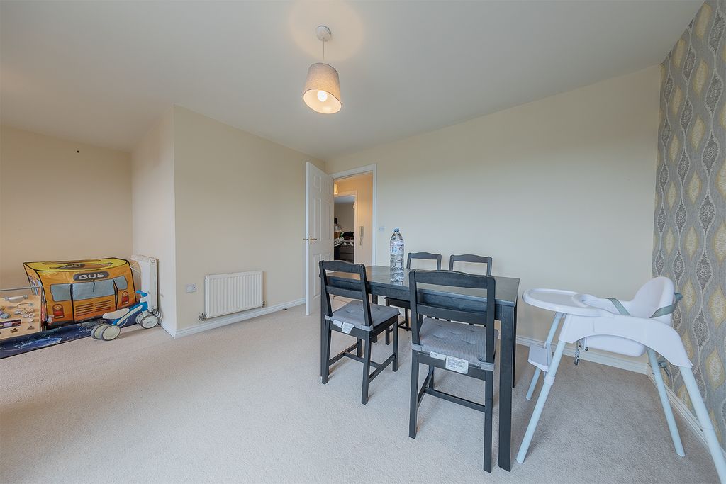 Property photo 3 of 25