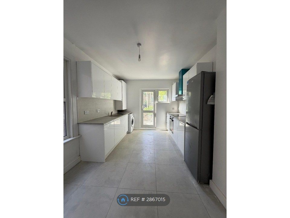 Property photo 1 of 12 Kitchen