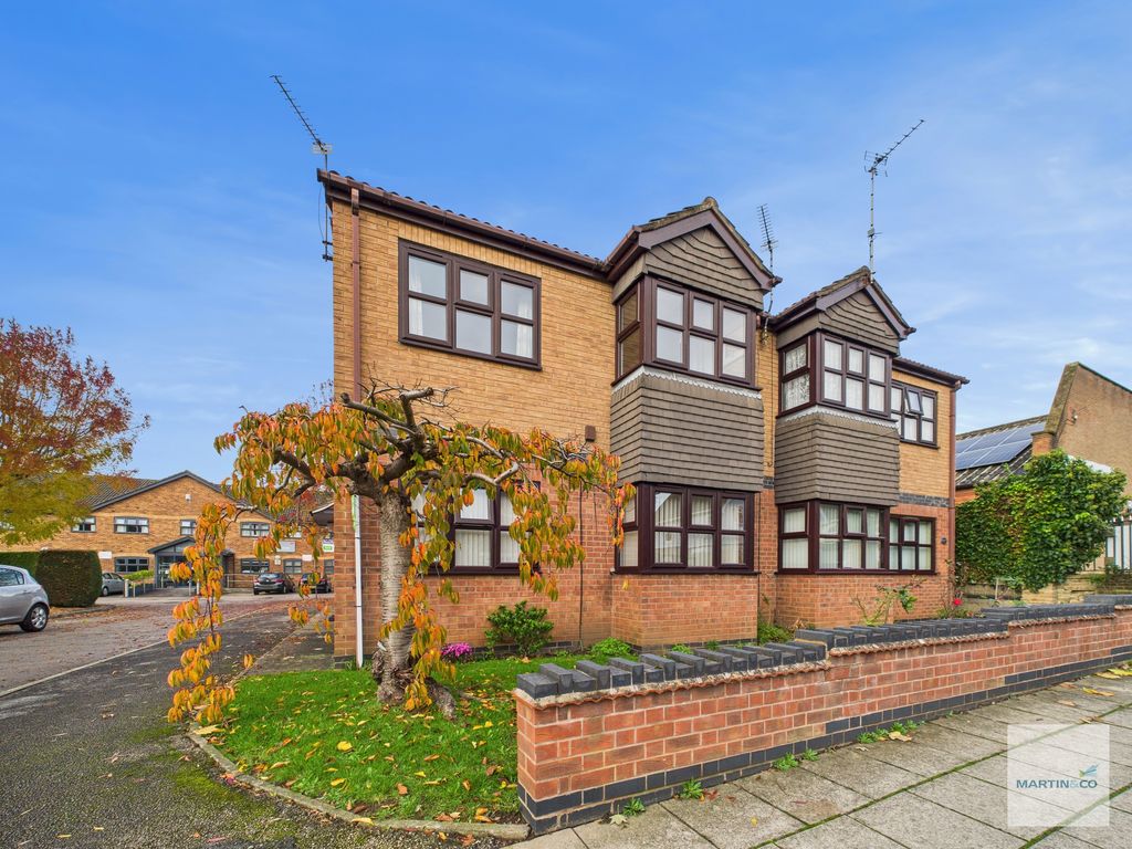 Property photo 1 of 13 Cam03394G0-Pr0383-Still015