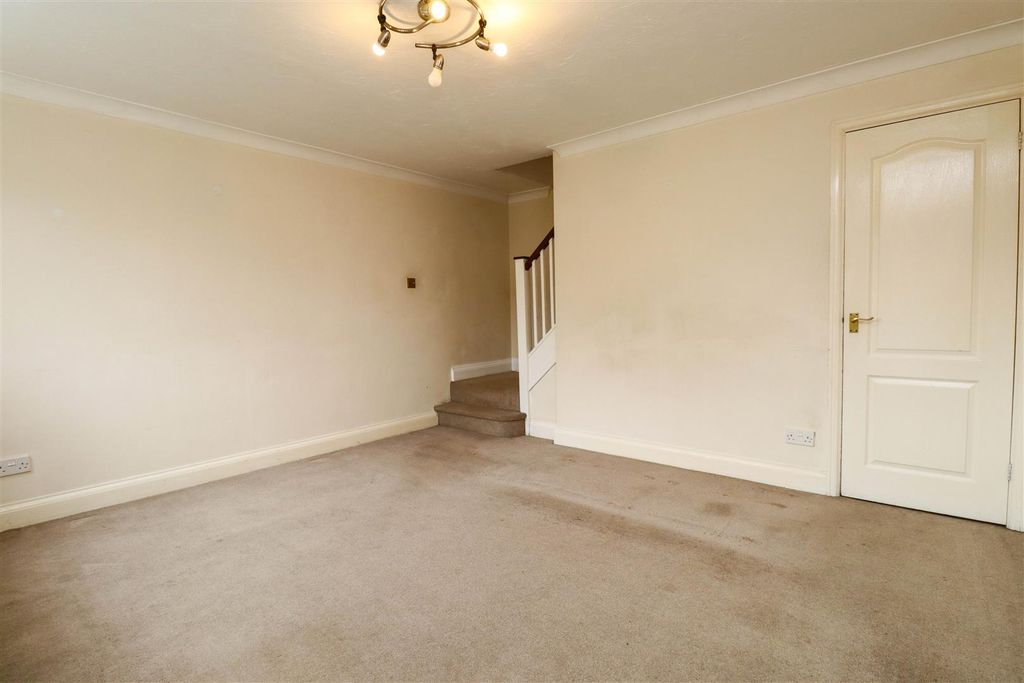 Property photo 2 of 14 Living Room
