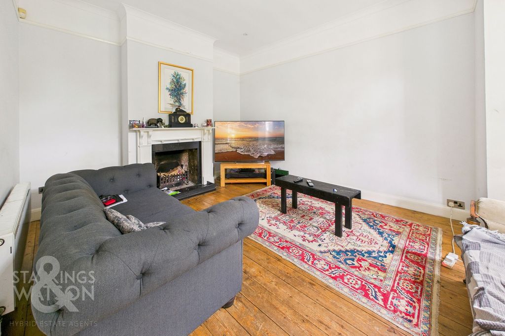 Property photo 2 of 28