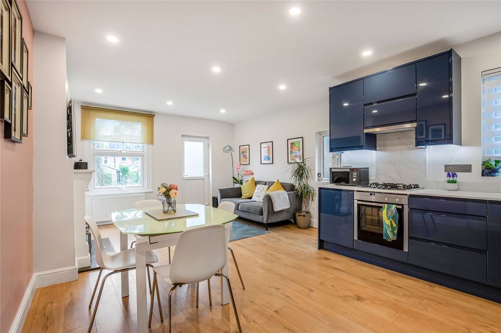 Property photo 1 of 19 Picture No. 01