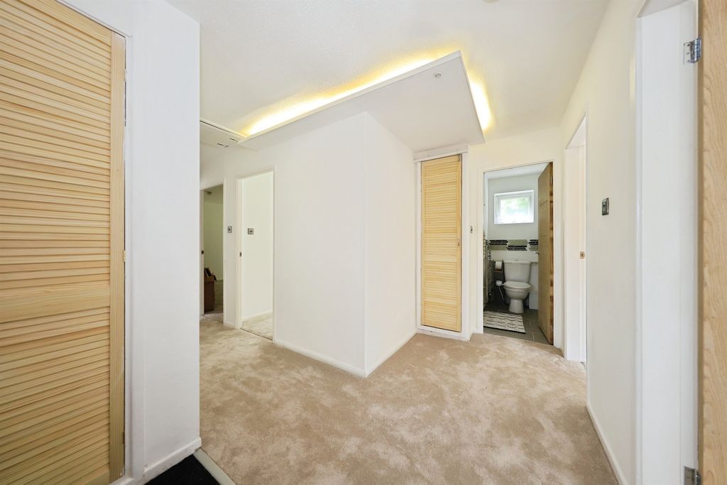 Property photo 3 of 24