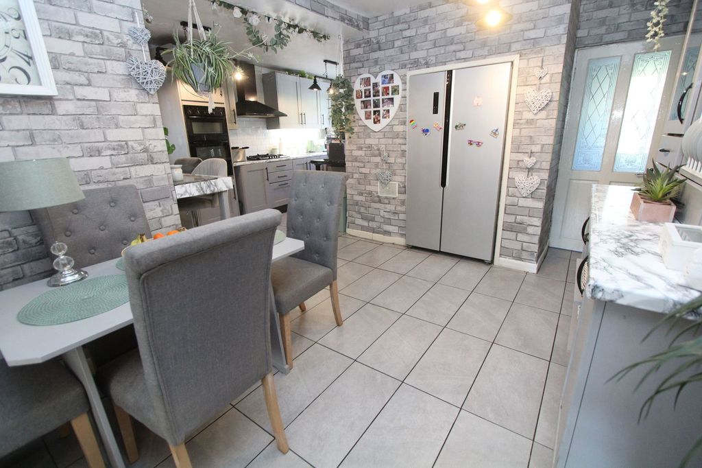 Property photo 3 of 30