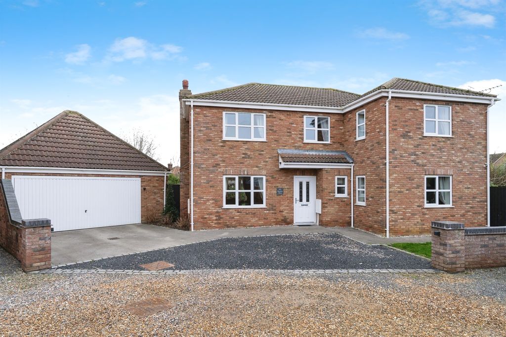 Property photo 1 of 30