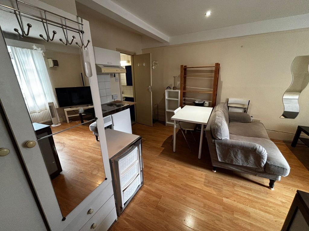 Property photo 1 of 4