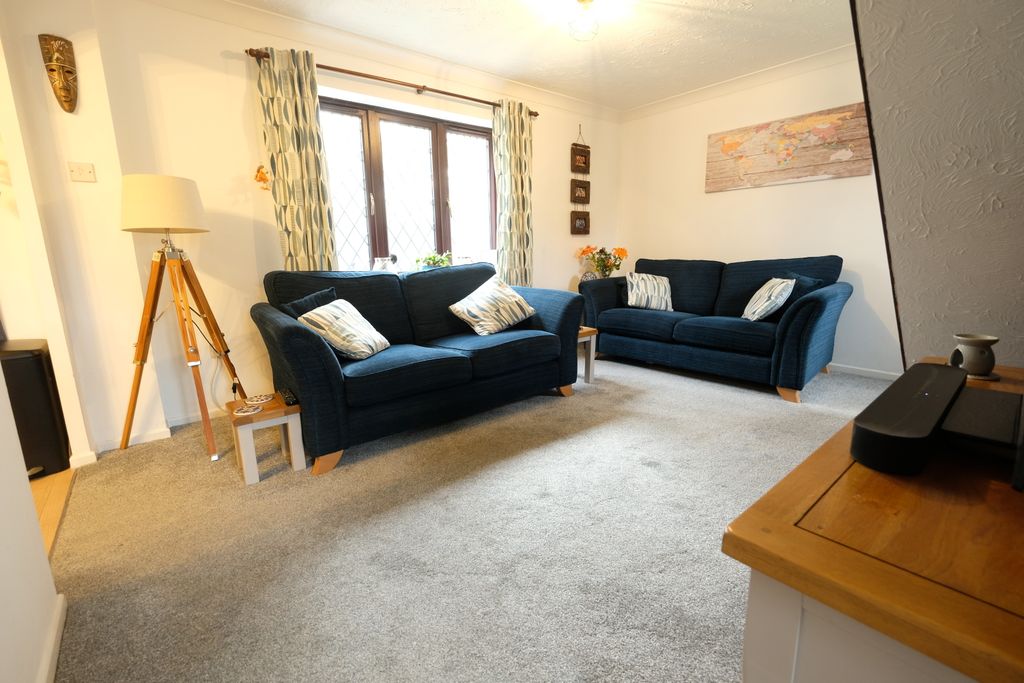 Property photo 2 of 12 Sitting Room