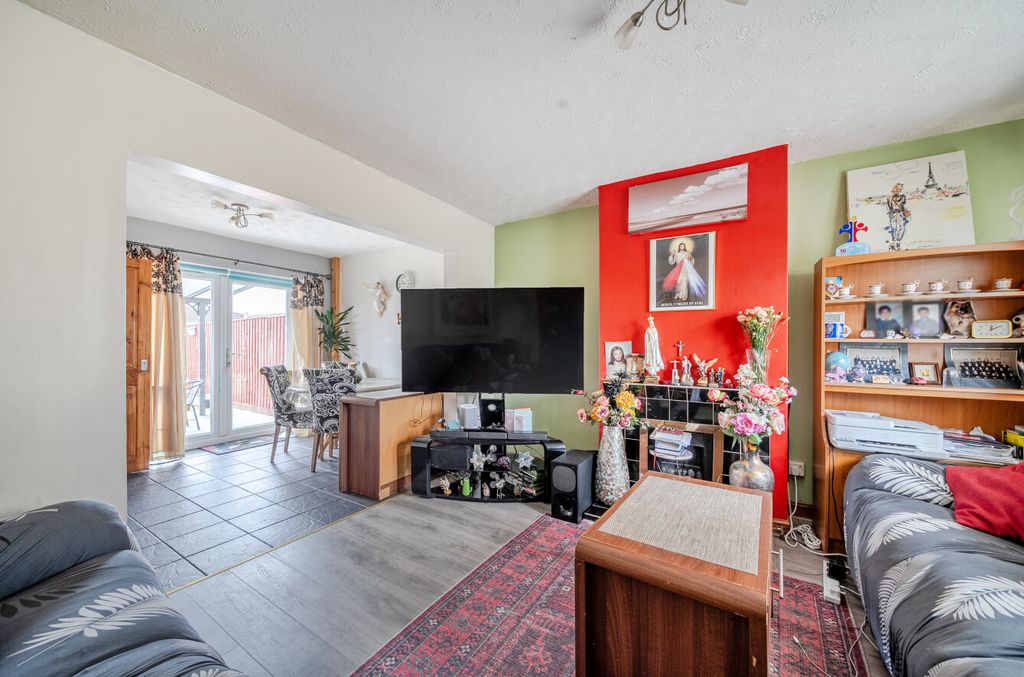 Property photo 2 of 14 146473386A0c3A292Bbde