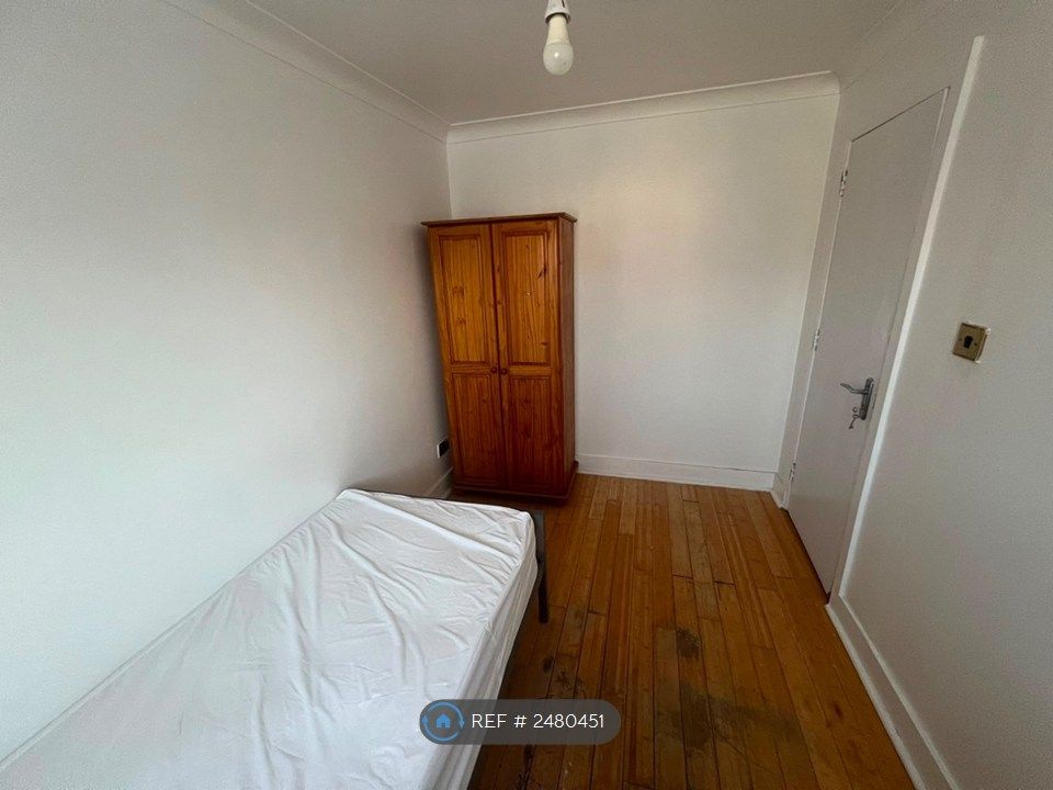 Property photo 2 of 34
