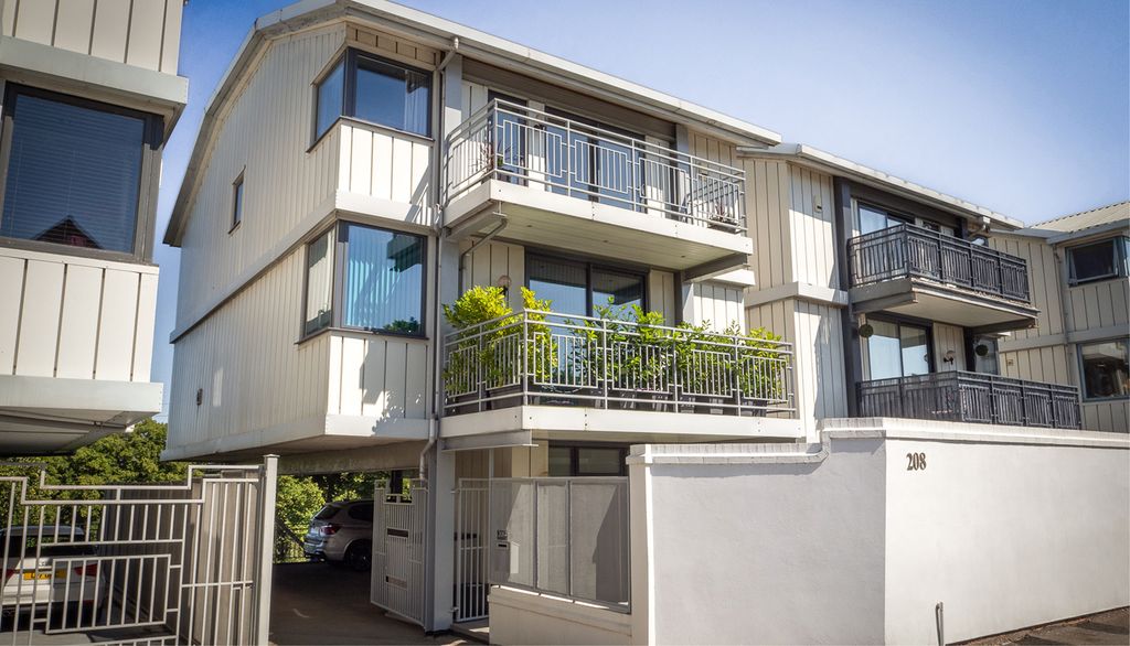 Property photo 1 of 40