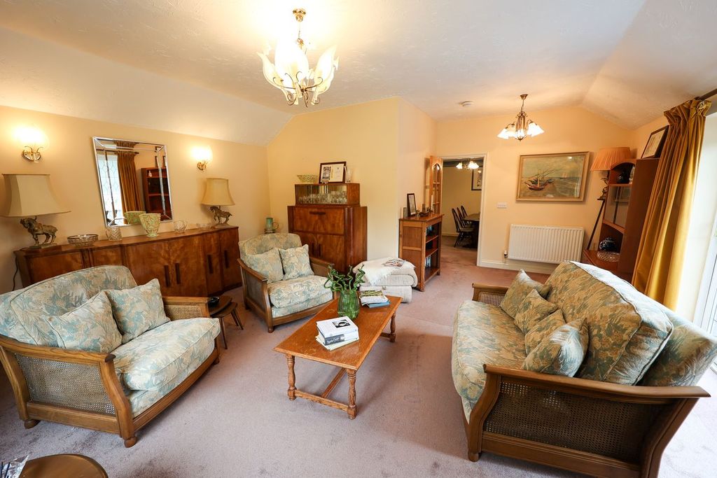 Property photo 3 of 23